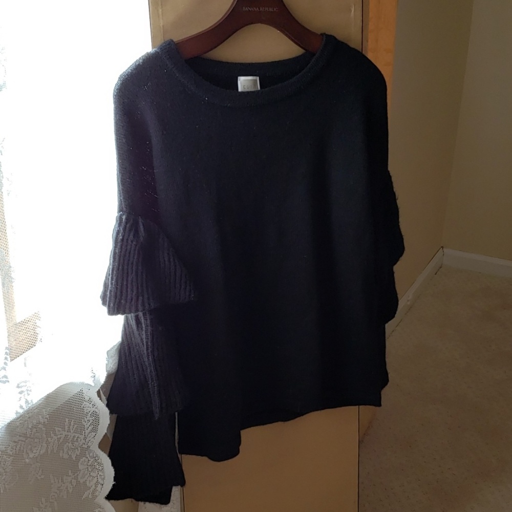 Brand New 💕 Cupio bell sleeve sweater
